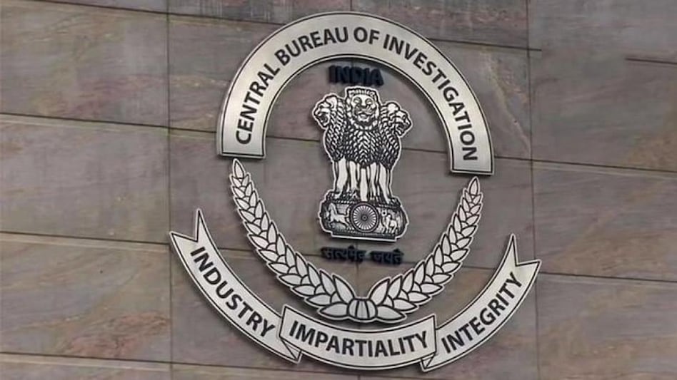 CBI nabs customs officer and his aide in Bribe case in Ahmedabad