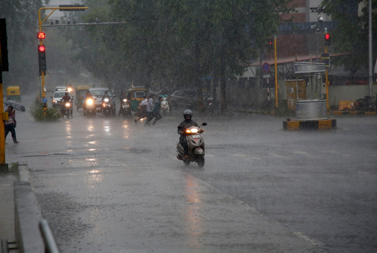Unseasonal rainfall to continue in Gujarat: IMD