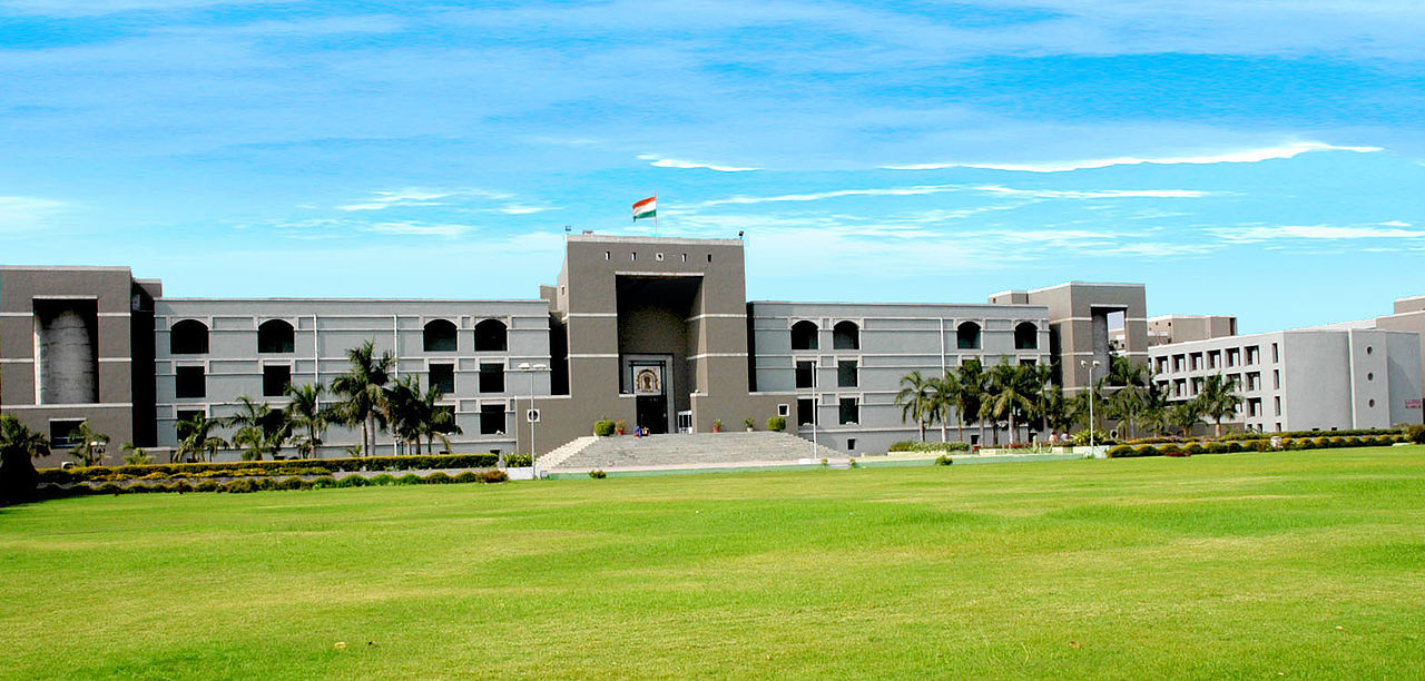 Guj HC issues notice to centre and NHAI over toll rates at NH8